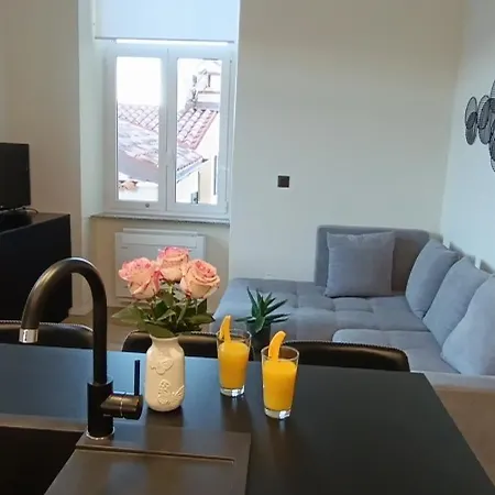 Apartment Mandrac With Sea View And Free Parking