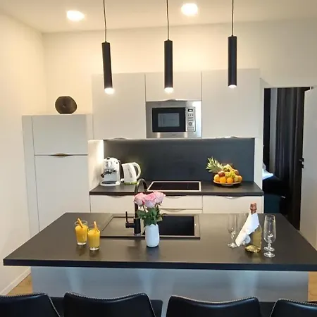 Διαμέρισμα Mandrac With Sea View And Free Parking