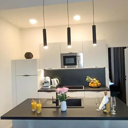 Apartment Mandrac With Sea View And Free Parking Apartment *