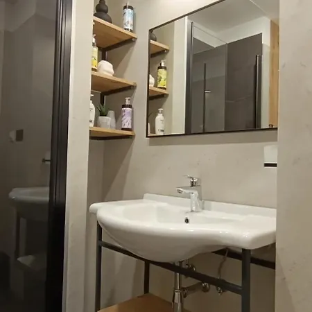 Mandrac With Sea View And Free Parking Διαμέρισμα