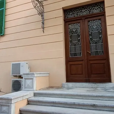 Mandrac With Sea View And Free Parking