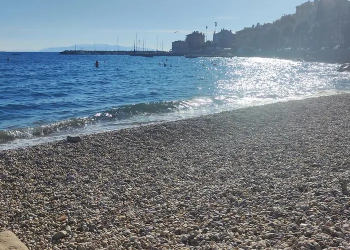 Mandrac With Sea View And Free Parking Apartman