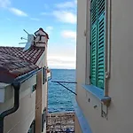 Апартаменты Mandrac With Sea View And Free Parking