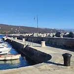 Апартаменты Mandrac With Sea View And Free Parking Опатия
