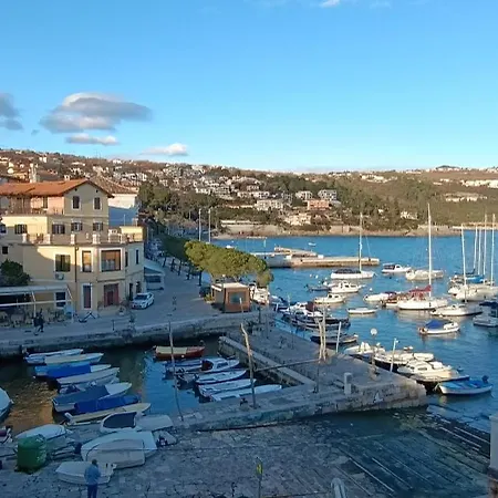 Mandrac With Sea View And Free Parking Opatija