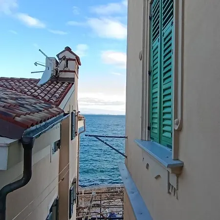 公寓 Mandrac With Sea View And Free Parking