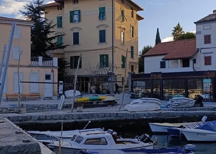 Mandrac With Sea View And Free Parking Opatija