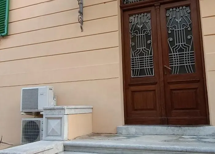 Mandrac With Sea View And Free Parking